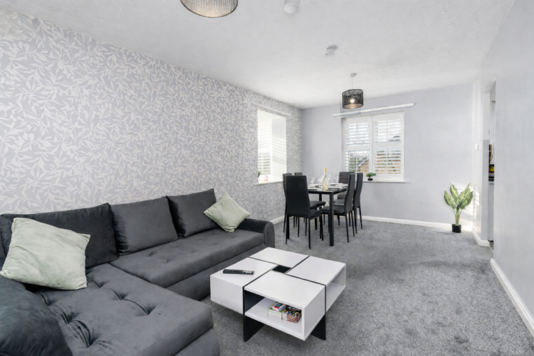 2 Bed Flat, Flynn Court, M6