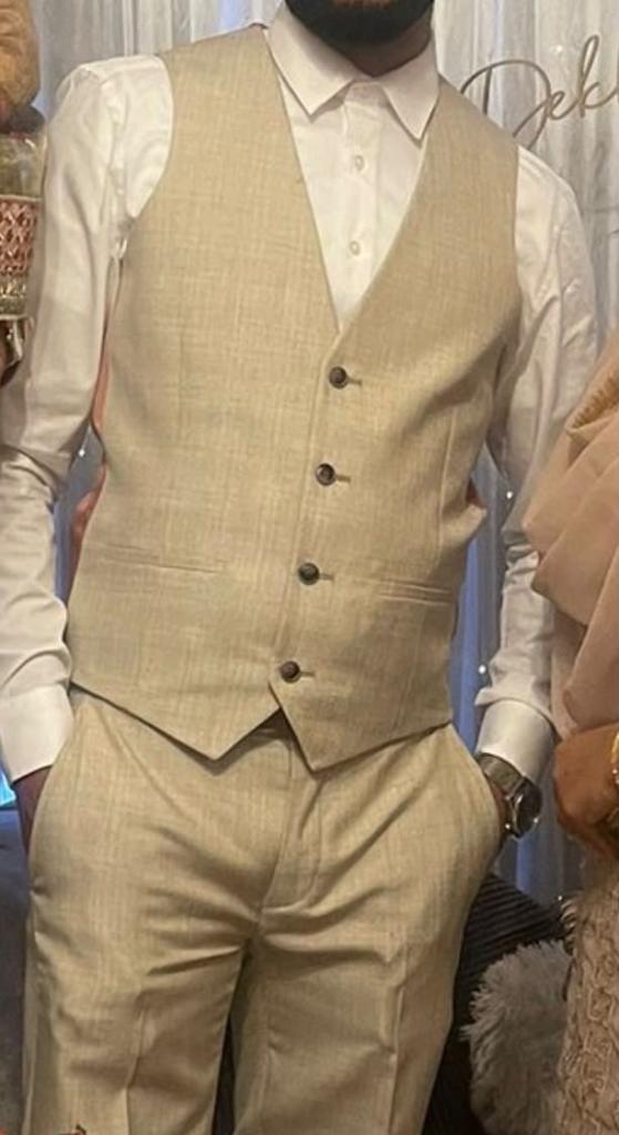 3 piece Beige Suit 36s Slim fit - worn once