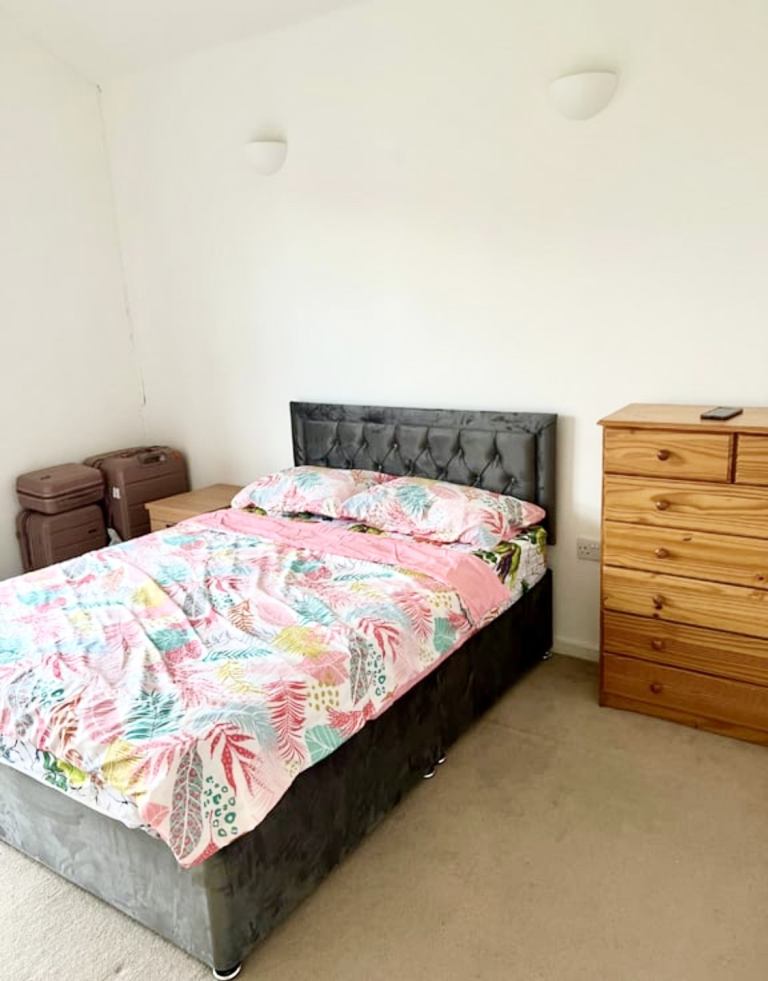 Rent Double Room Ensuite - Address: Main Street, Feltham TW13