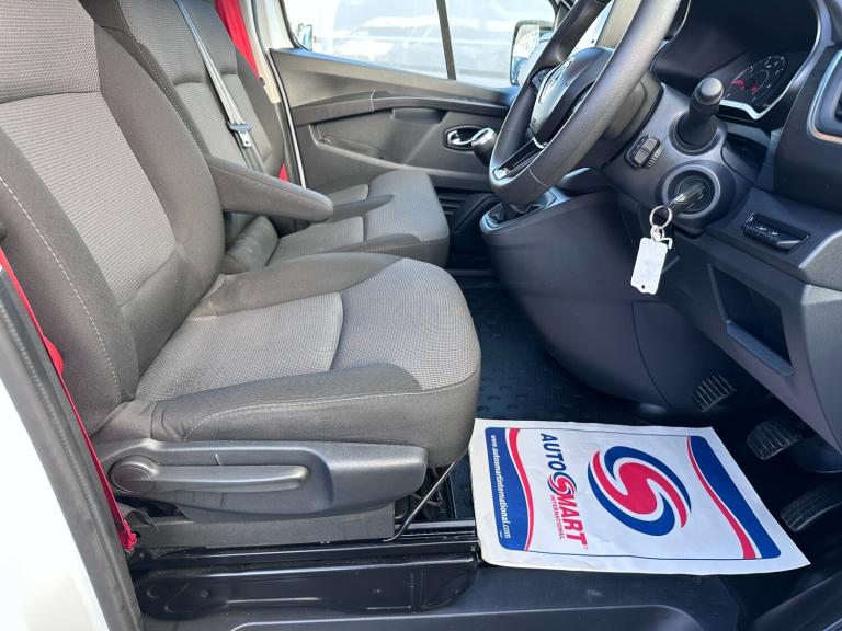 2023 73 RENAULT TRUCKS UK TRAFIC dCi 150 3T LWB L2 H1 Van Red Edition