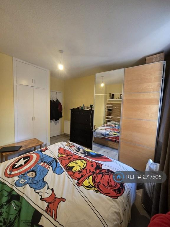 2 bedroom flat in Richmond Place, Edinburgh, EH8 (2 bed) (#2717506)