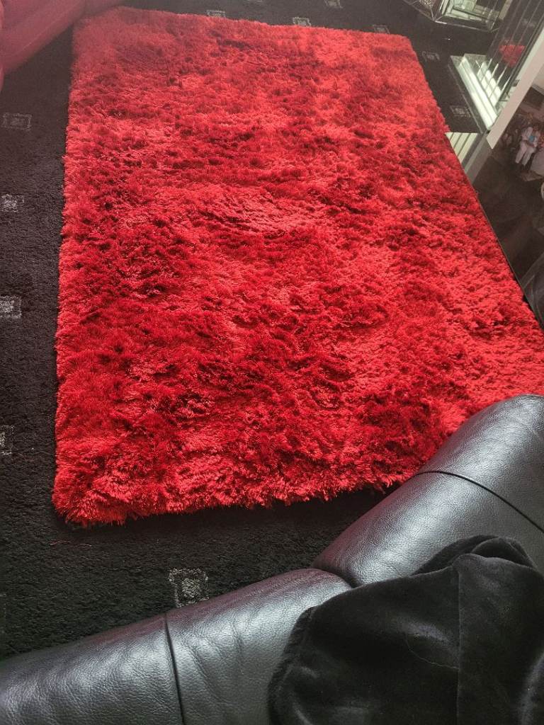 RUG  