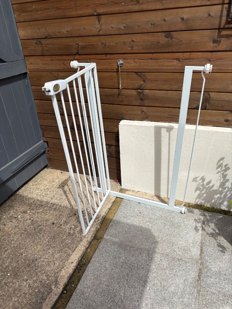Standard pet gate.