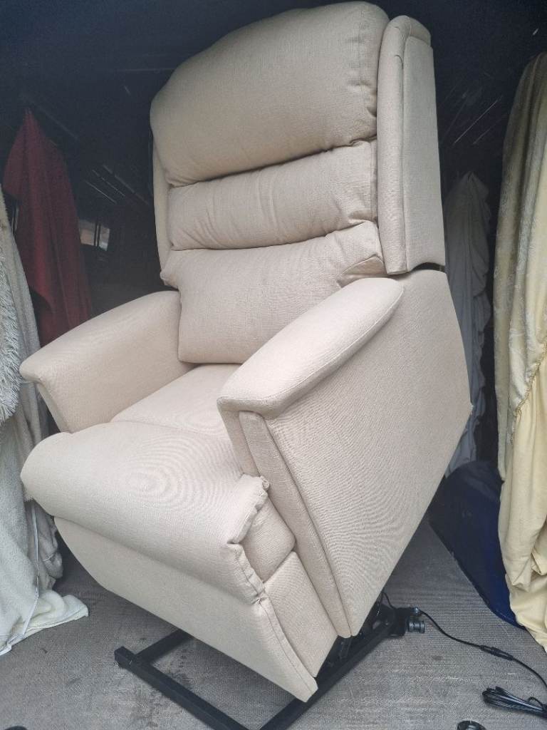 HSL Ripley,Riser Recliner/Lift and Rise Chair,Dual Motors,Delivery
