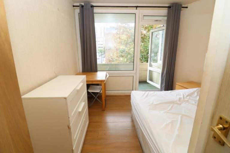 ROOM BETHNAL GREEN 1ST JULY