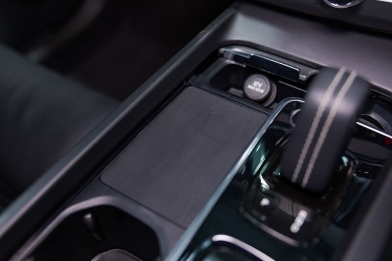 2022 Volvo XC60 2.0 B4D R DESIGN Pro 5dr AWD Geartronic ESTATE DIESEL Automatic