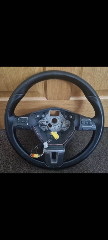 VW Golf MK6 1.6 TDI 2010 MULTI FUNCTION STEERING WHEEL