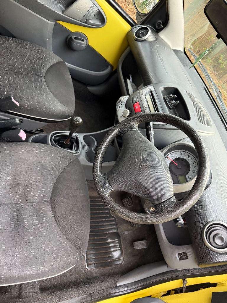 Peugeot, 107, Hatchback, 2010, Manual, 998 (cc), 5 doors