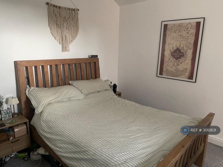 1 bedroom flat in Stretford, Trafford, M32 (1 bed) (#3012831)