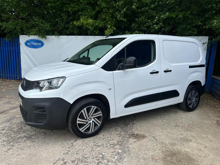 2021 Peugeot Partner 1000 1.5 BlueHDi 100 Professional 3 Seater Van PANEL VAN Diesel Manual