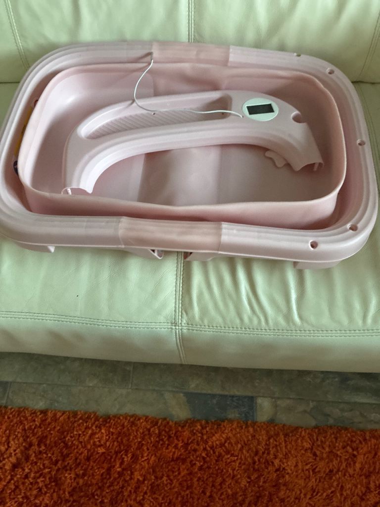 PINK COLLAPSIBLE BABY BATH WITH THERMOSTAT
