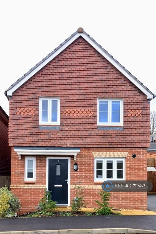 3 bedroom house in Portfields Road, Marlborough, SN8 (3 bed) (#2711583)