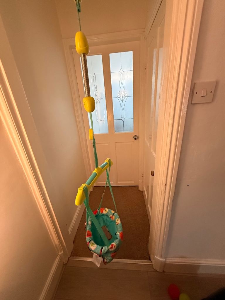 Baby door bouncer 
