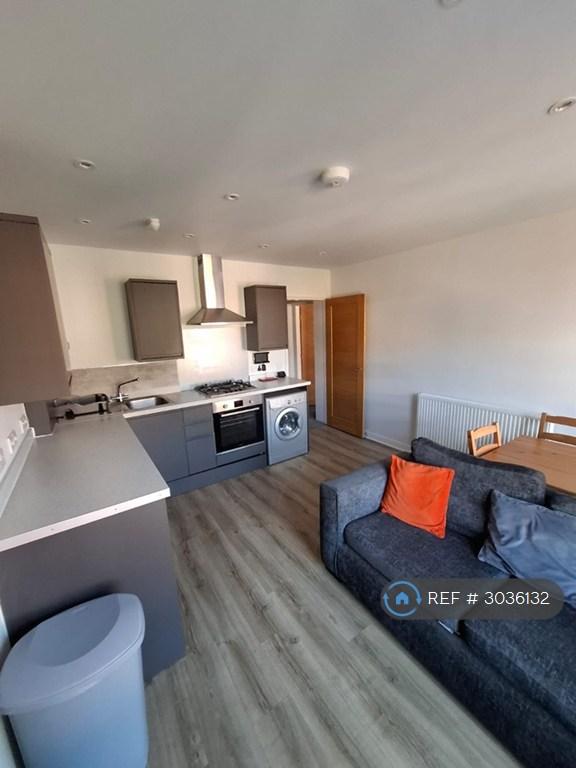 2 bedroom flat in Bridge St, Macclesfield, SK11 (2 bed) (#3036132)
