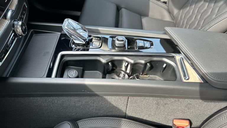 2025 Volvo XC60 2.0 B5 MHEV Plus Auto AWD Euro 6 (s/s) 5dr ESTATE Petrol/Electric Hybrid Automatic