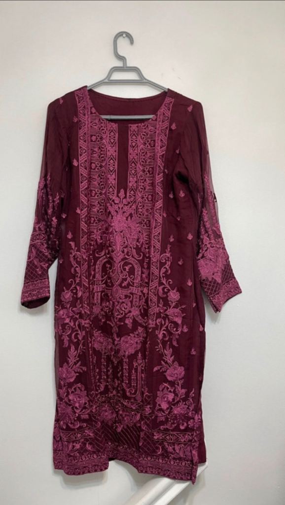 Pakistani 3- piece suit- Beautiful Burgundy Traditional Wear Set – Good Condition