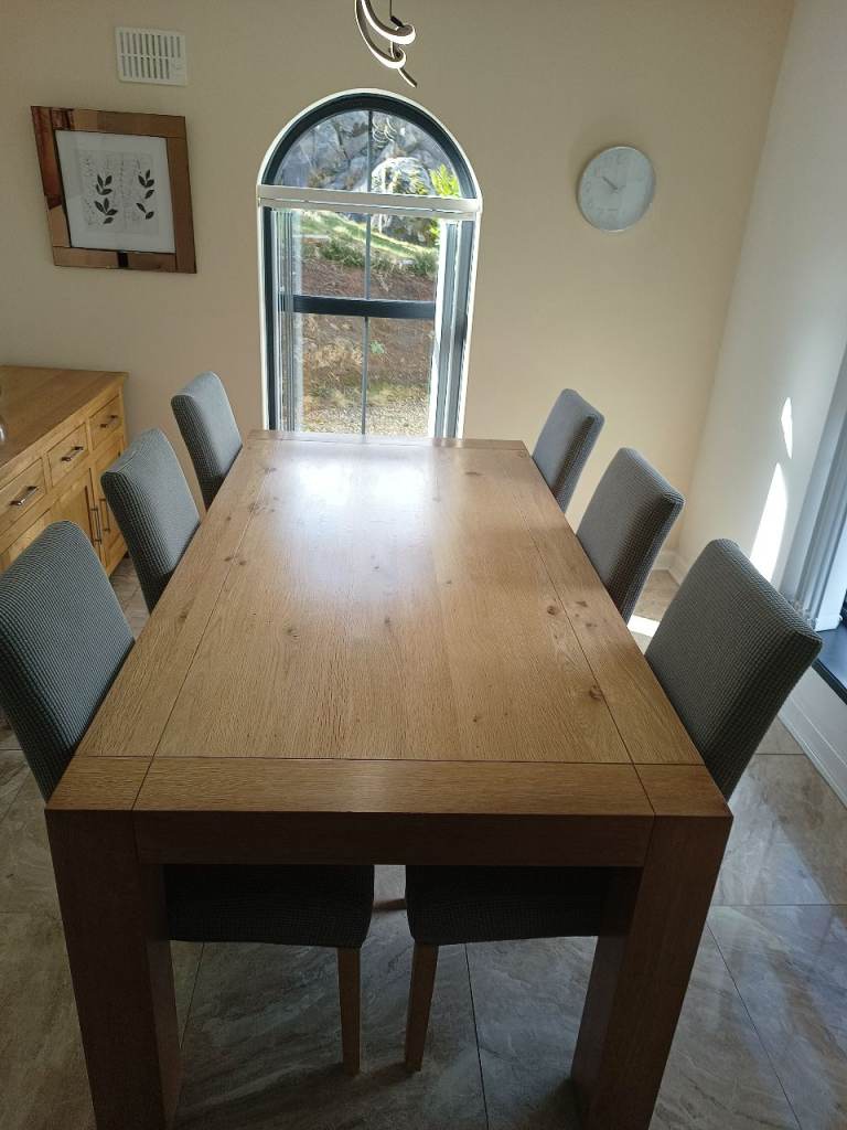 Large Solid Oak Dining Table and 6 Chairs