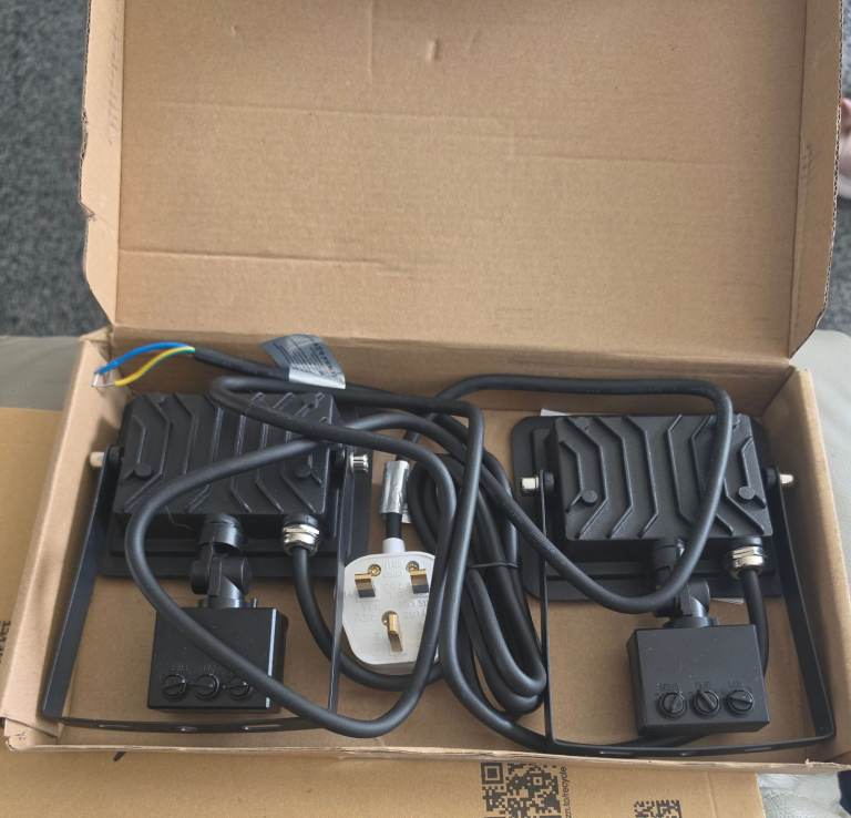 New 30W IP65 LED Floodlights with PIR Sensor - Black