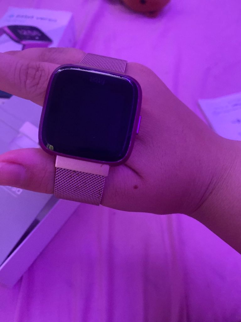 Fitbit Versa Smartwatch with Rose Gold Milanese Loop Band – As Good As New