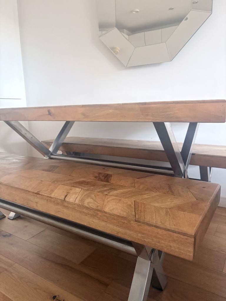 Atkin & Thyme Logan dining set in solid mango wood - good condition 