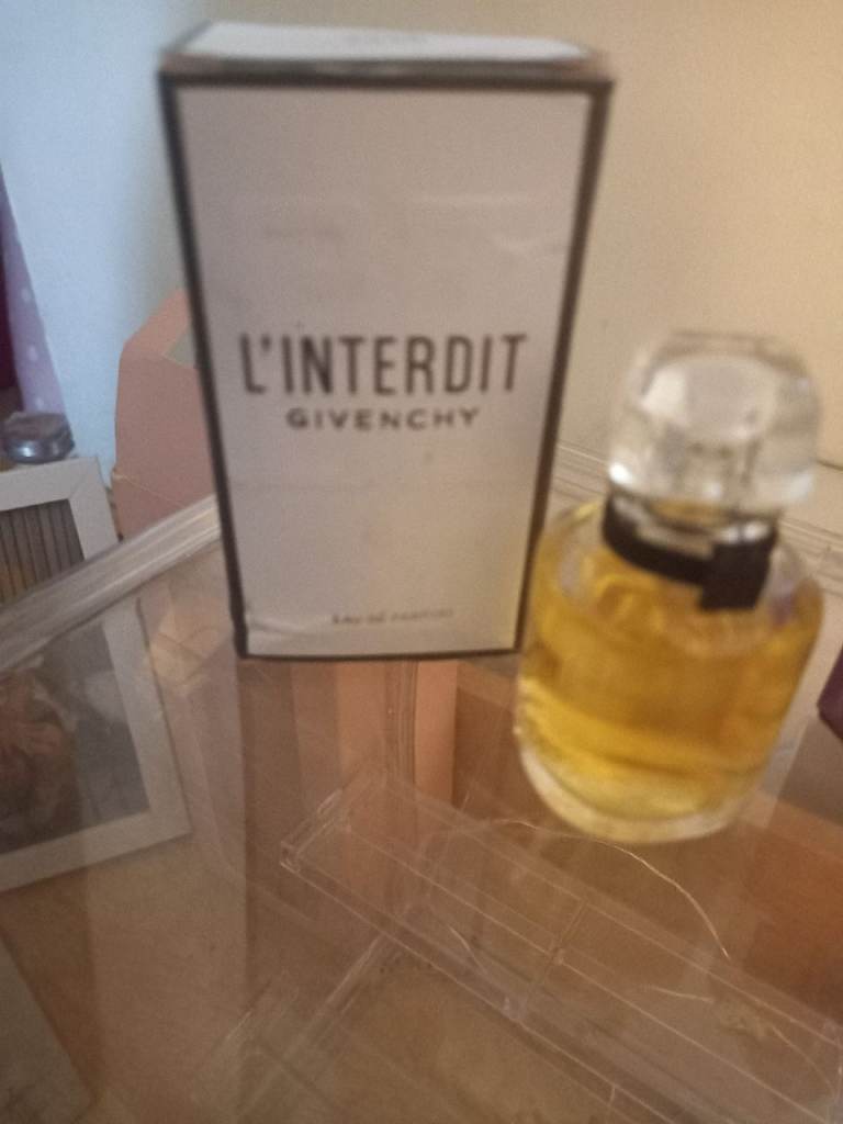 Chanel dior  Marc  Jacobs  armani  lancome gucci ysl 