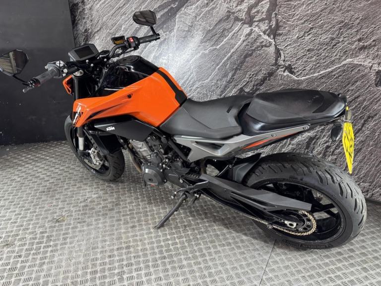 KTM DUKE 790 2023