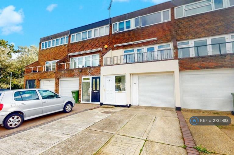 4 bedroom house in Gun Hill Place, Basildon, SS16 (4 bed) (#2734488)