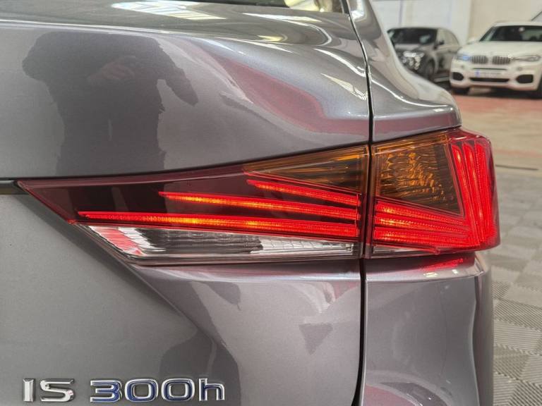 2018 Lexus IS 300h Executive Edition 4dr CVT Auto SALOON PETROL/ELECTRIC Automatic