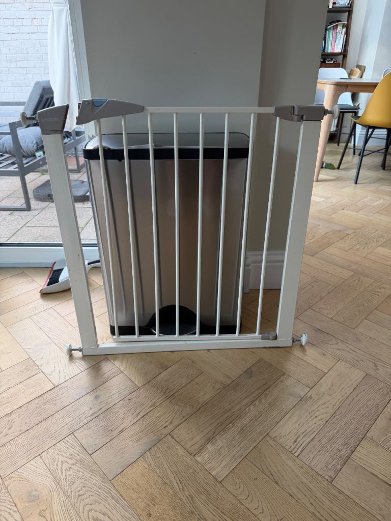 Lindam Stairgate, with fittings - 70 cm diameter