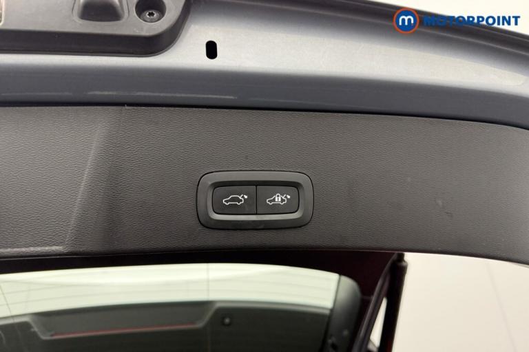 2022 Volvo XC40 1.5 T4 Recharge PHEV Plus Dark 5dr Auto SUV Hybrid Automatic