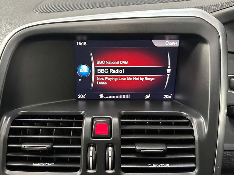 VOLVO XC60 2.0 SE Lux Nav D4 2017