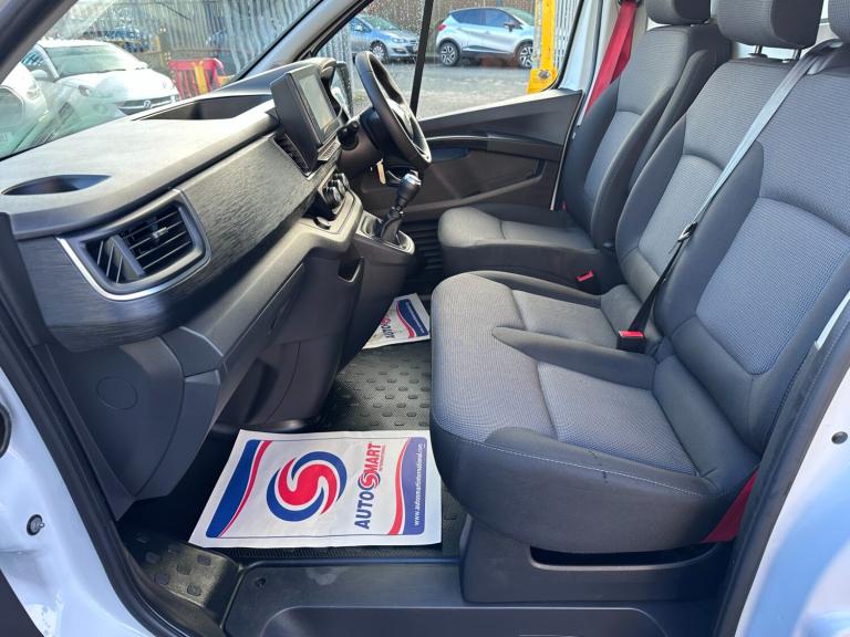 2023 73 RENAULT TRUCKS UK TRAFIC dCi 150 3T LWB L2 H1 Van Red Edition