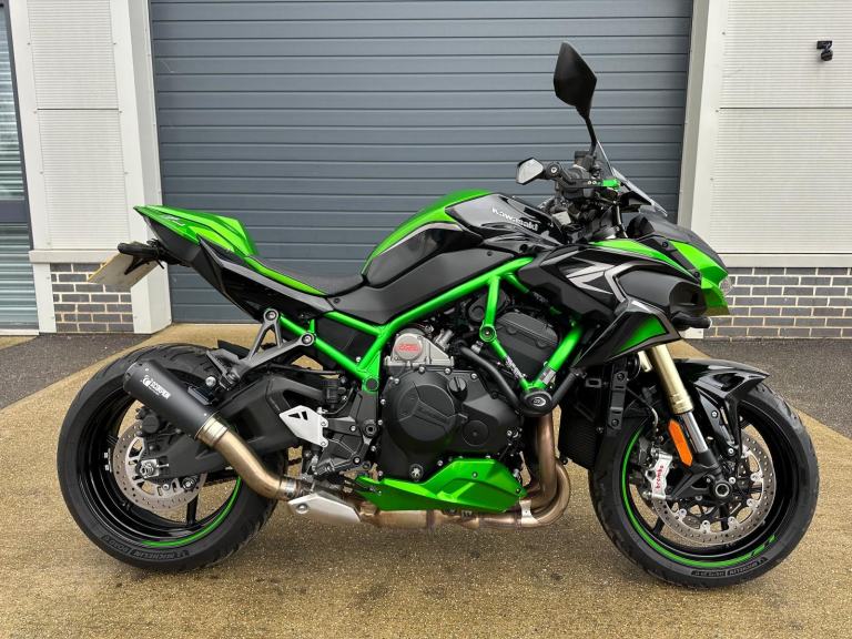 KAWASAKI ZH2 SE LMFNN 2022 '72 REG - ONLY 3185 MILES - SCORPION EXHAUST