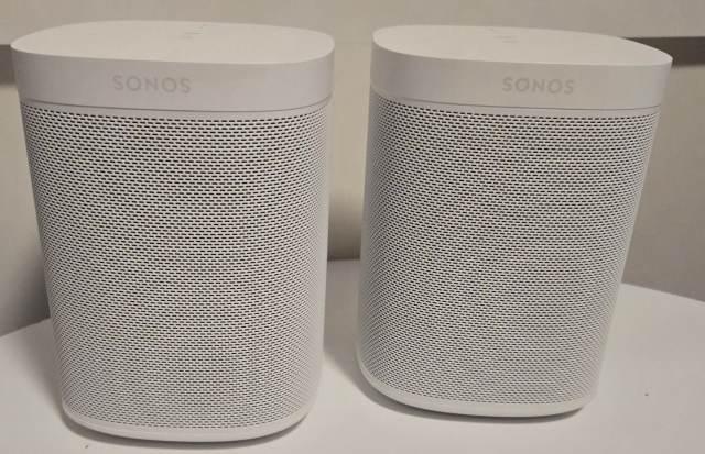 2 x SONOS ONE Gen2 White Speaker voice control premium Sound 46-76