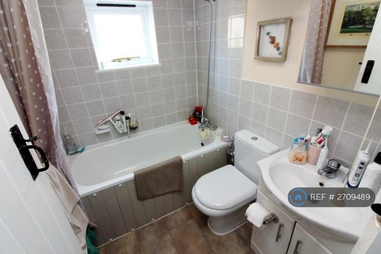 2 bedroom house in High Street, Stotfold, Hitchin, SG5 (2 bed) (#2709489)