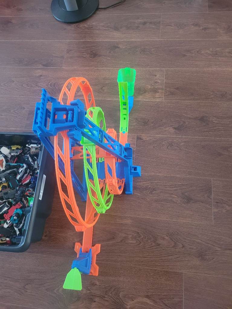 Hot wheel tracks
