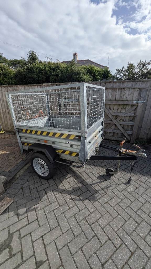 Trailer 5x3 ft. with fitted cage