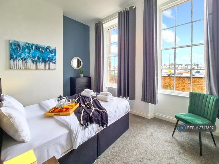 2 bedroom flat in St. Margarets Road, Cheltenham, GL50 (2 bed) (#2747897)