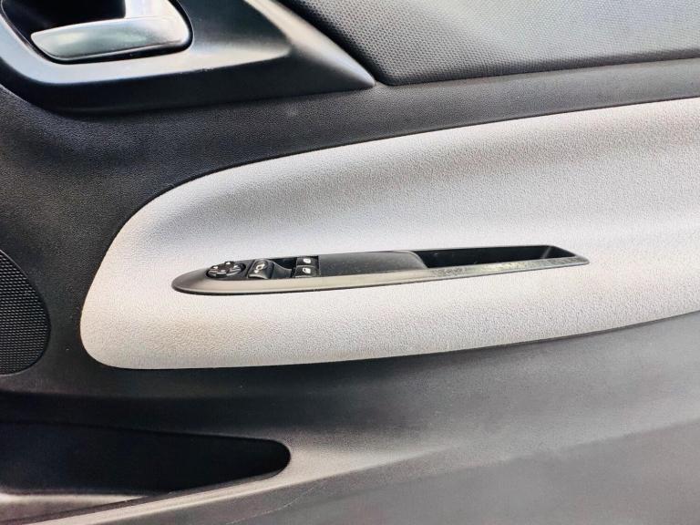 2014 Citroen DS3 1.2 VTi DSign Euro 5 2dr CONVERTIBLE Petrol Manual