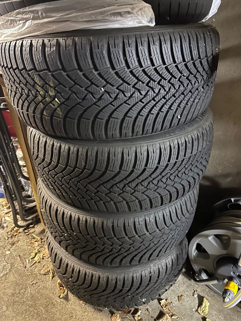 Falken winter / snow tyres  225/45R17 - Like new 