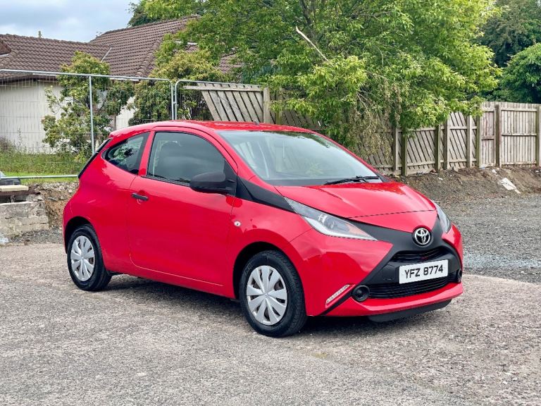 2015 Toyota Aygo X 1.0 (not fiesta, Corsa, Clio, Megane, a1, Auris, 208, 308, 108)