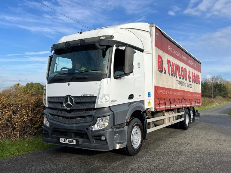 Mercedes-Benz Actros 2533 6 X 2 Curtainsider