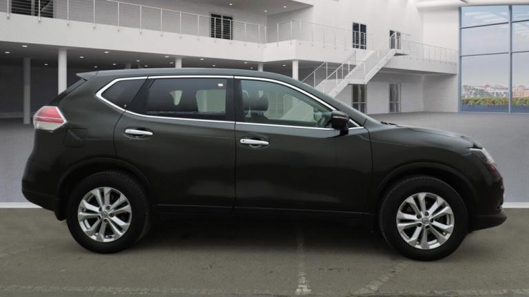 2017 Nissan X-Trail 1.6 DiG-T Acenta 5dr ++ PANROOF / SMART VISION / ULEZ ++ ESTATE Petrol Manual