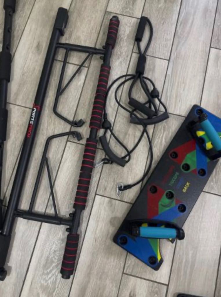 Home gym equipment set