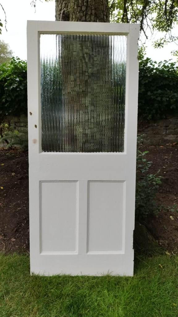 White Internal Door with Reeded Glass Panel – Good Condition