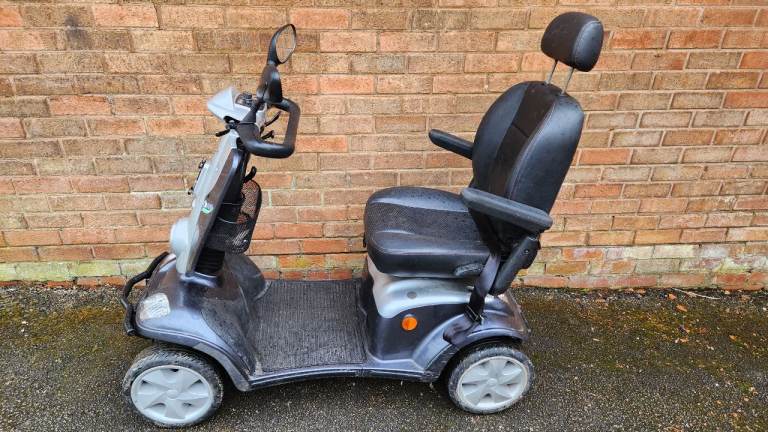 2x mobility scooters spares or repairs
