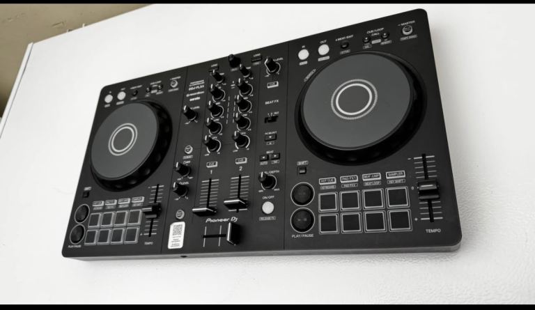 Pioneer DJ FLX4S Controller & Speakers - Nearly New, Perfect Condition
