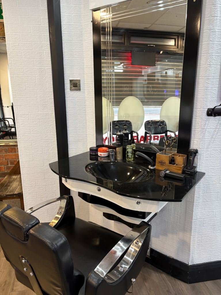 Barber unit and chair