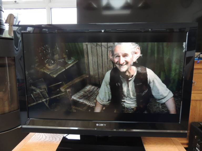  Sony 37" full HD 1920 x 1080 LCD tv HDMI scart rgb stand wall remote bargain reduced playstation