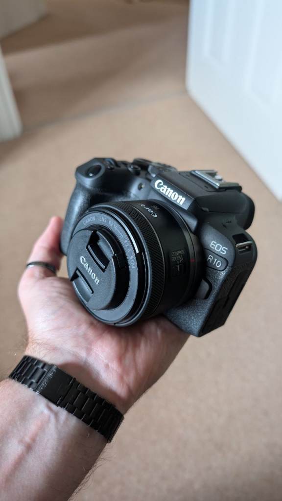 Canon EOS R10 Mirrorless Camera – Mint